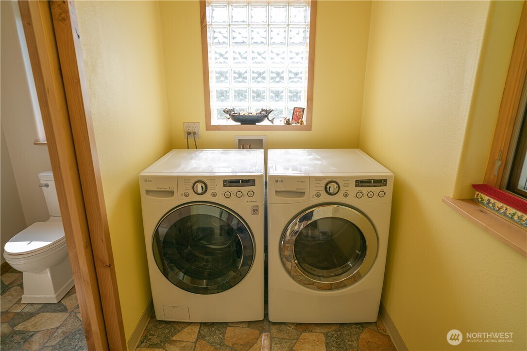 54 Spring Meadow Lane Property Photo 17
