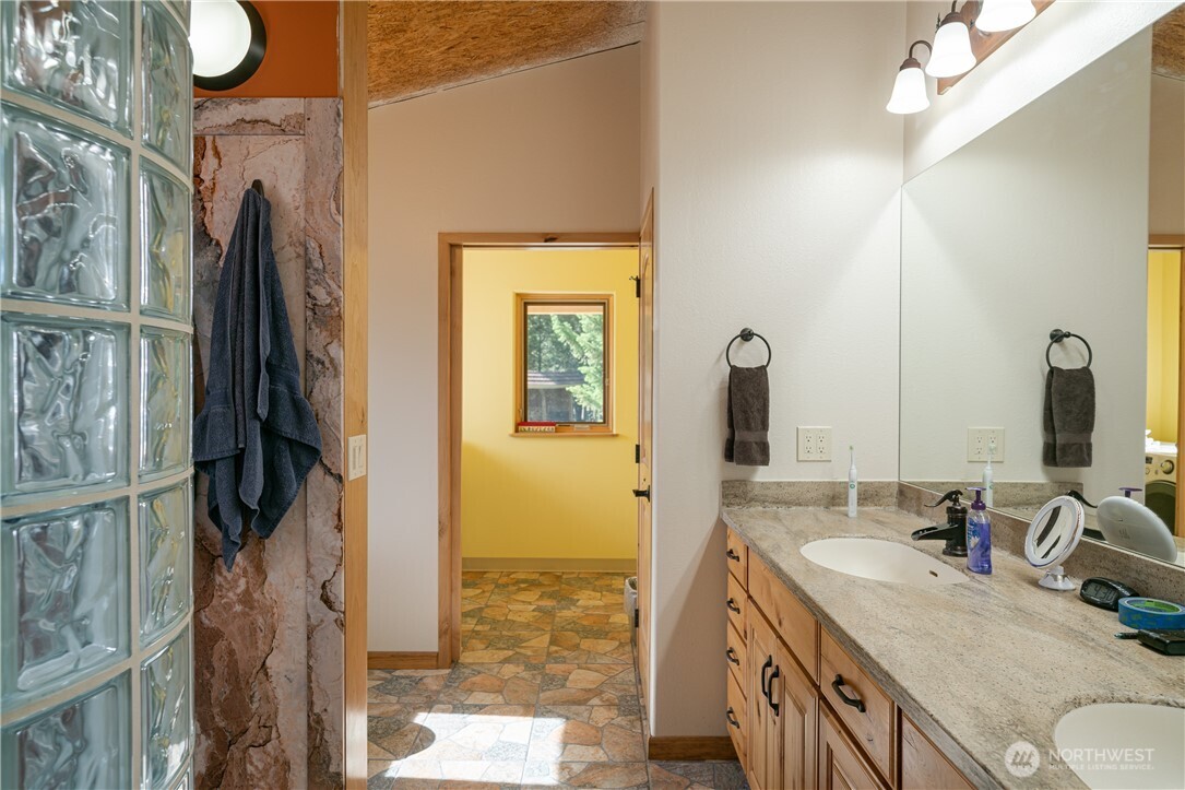 54 Spring Meadow Lane Property Photo 19