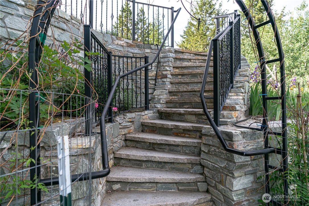 54 Spring Meadow Lane Property Photo 23