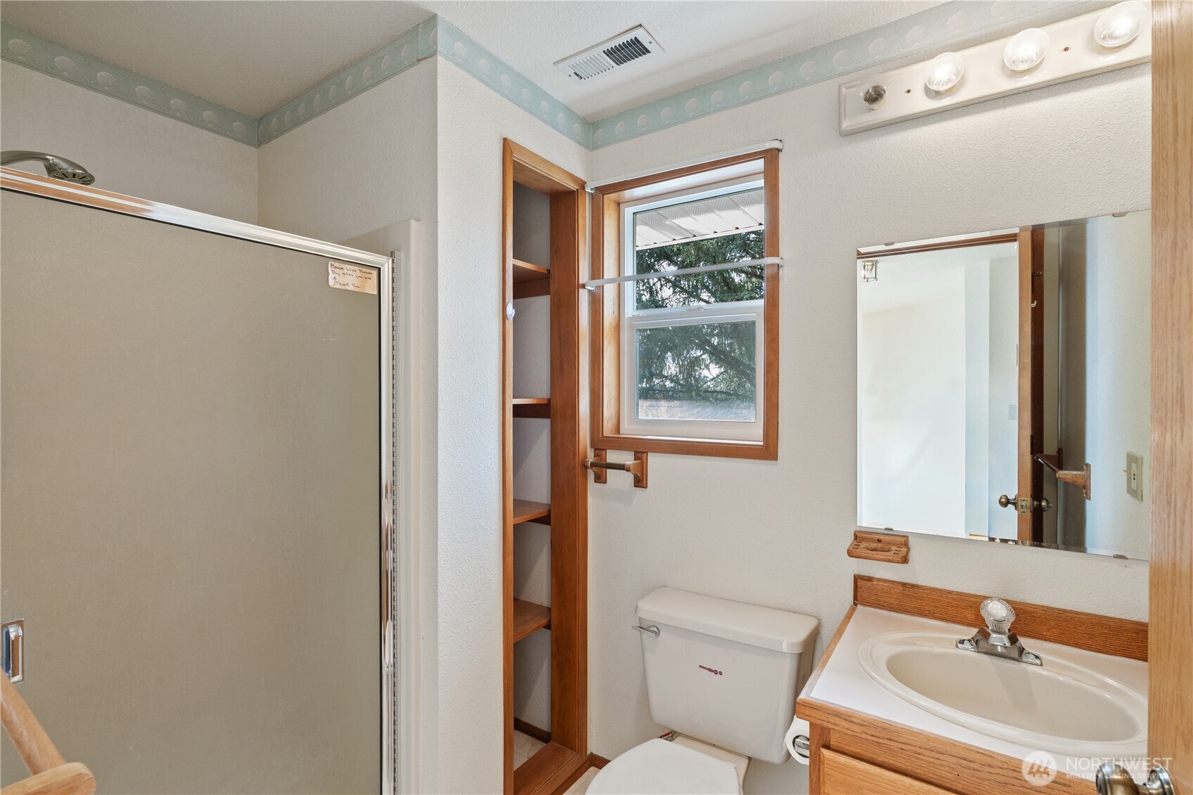 628 Weatherwax Loop Property Photo 21