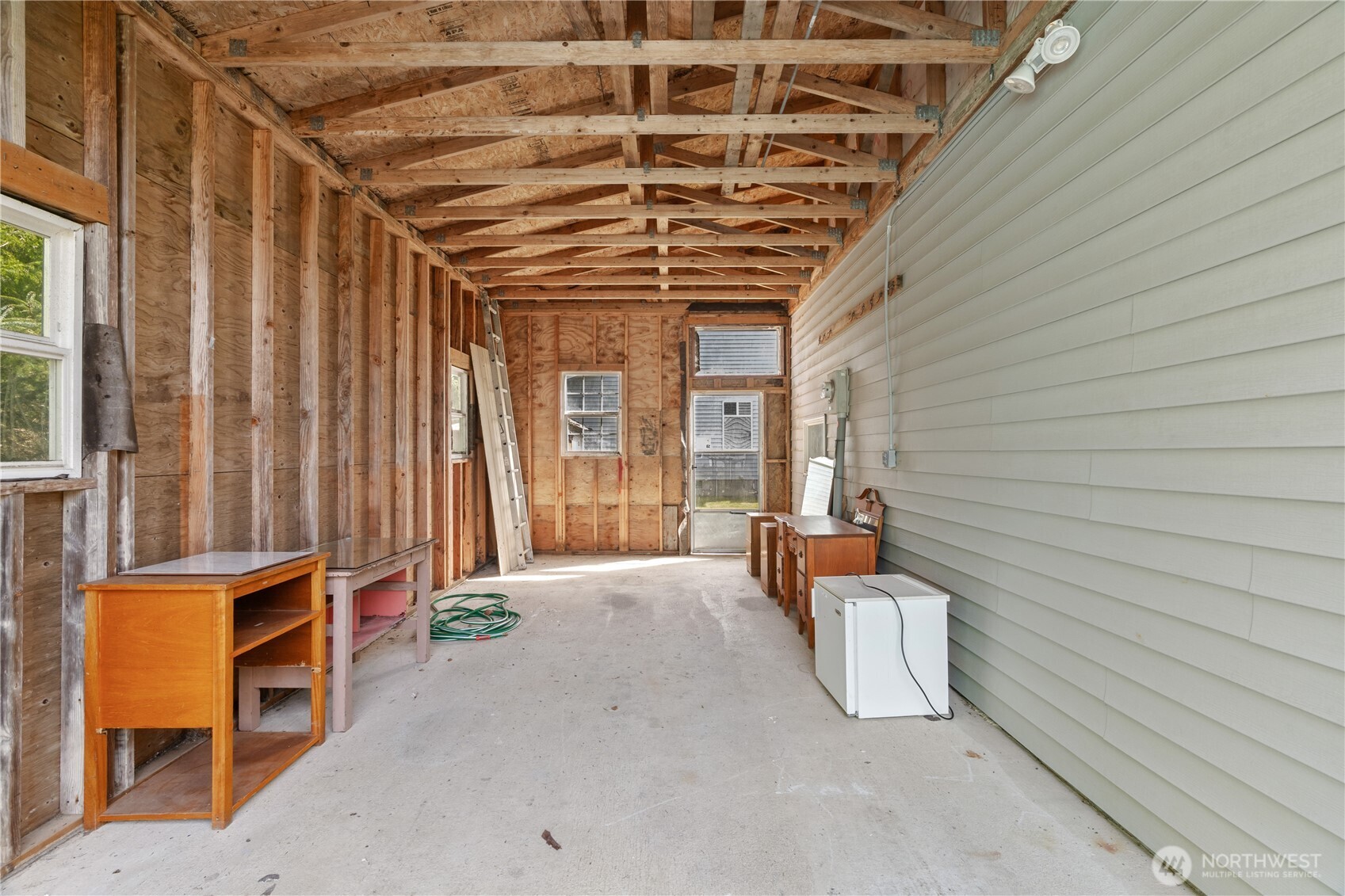 628 Weatherwax Loop Property Photo 31