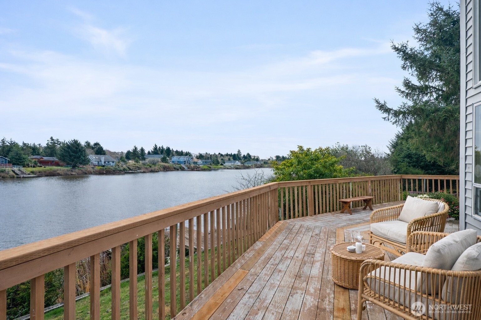 628 Weatherwax Loop Property Photo 32