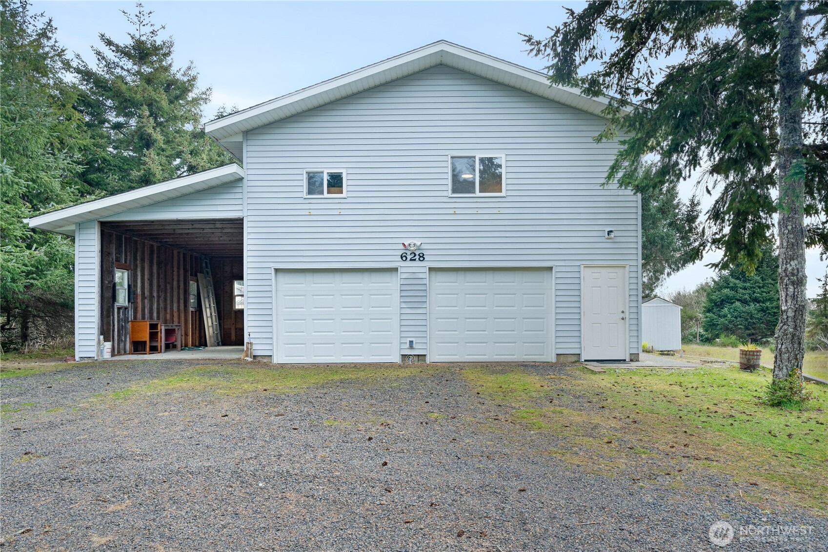 628 Weatherwax Loop Property Photo 36