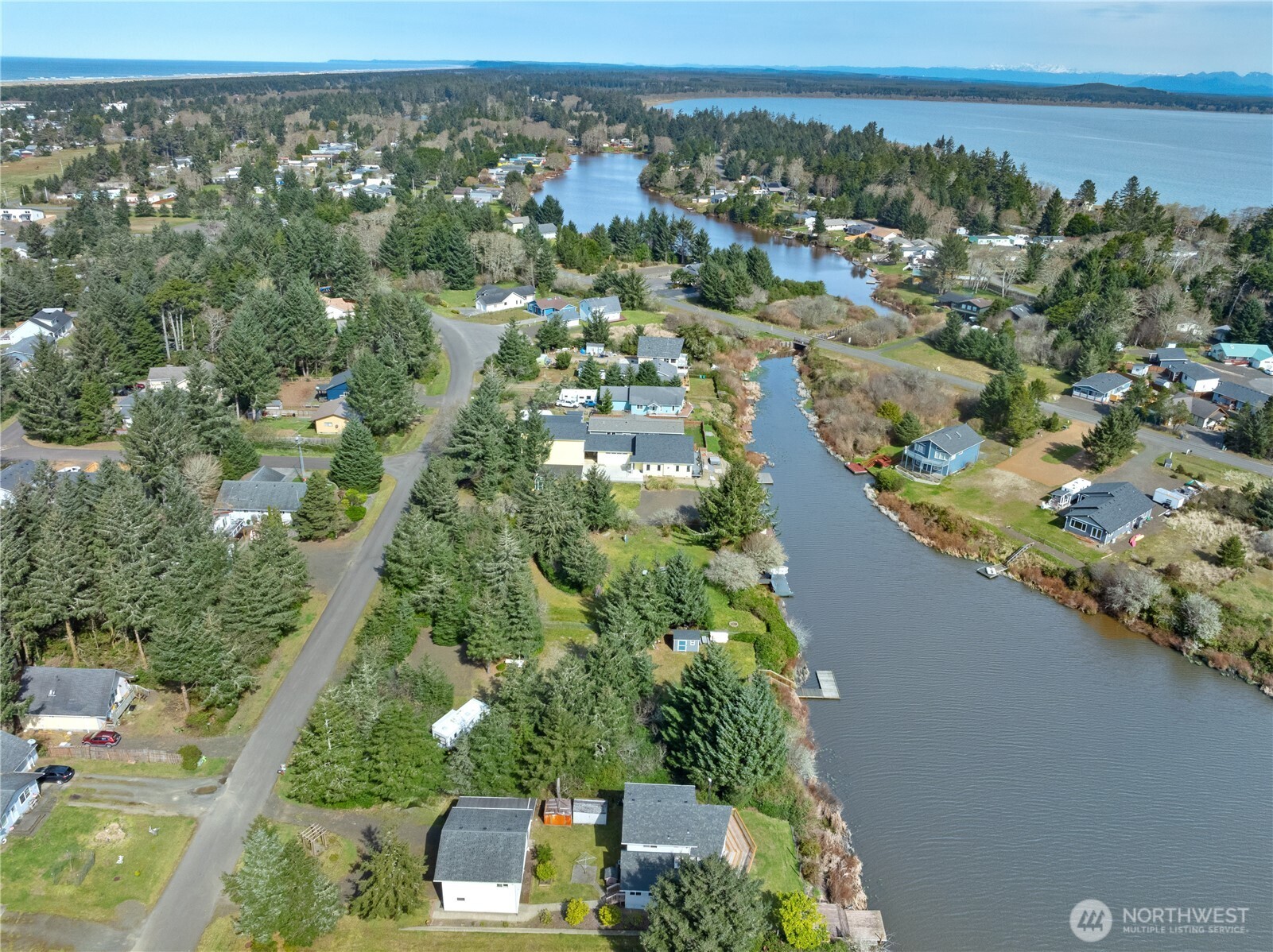628 Weatherwax Loop Property Photo 37