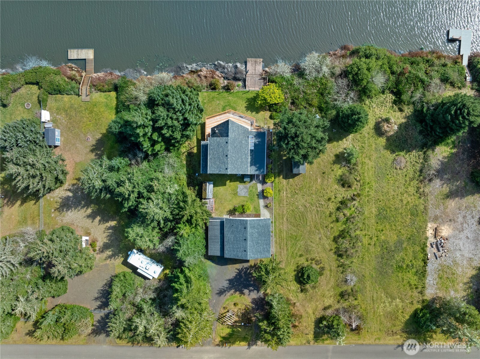 628 Weatherwax Loop Property Photo 38