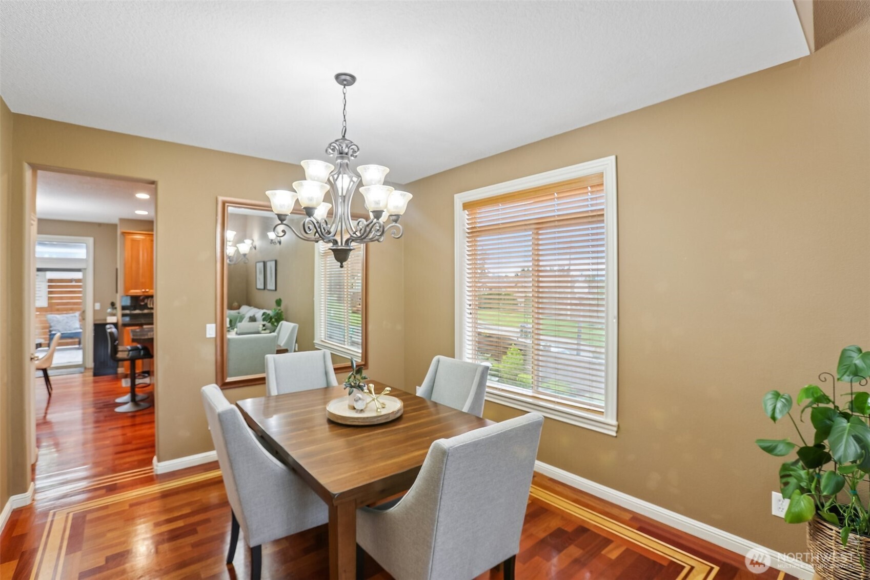 2506 33rd Court Property Photo 6