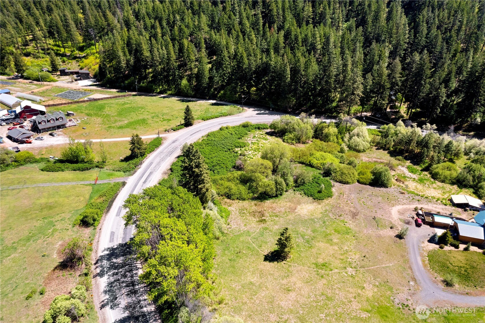 1111 Chumstick Highway Property Photo 9