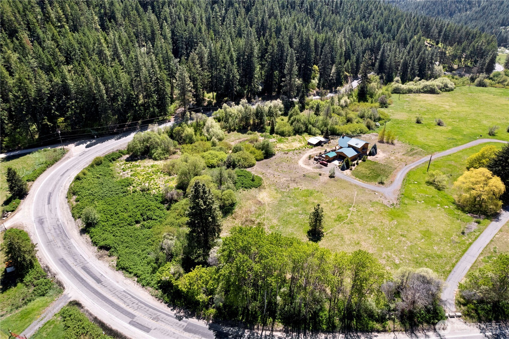 1111 Chumstick Highway Property Photo 10