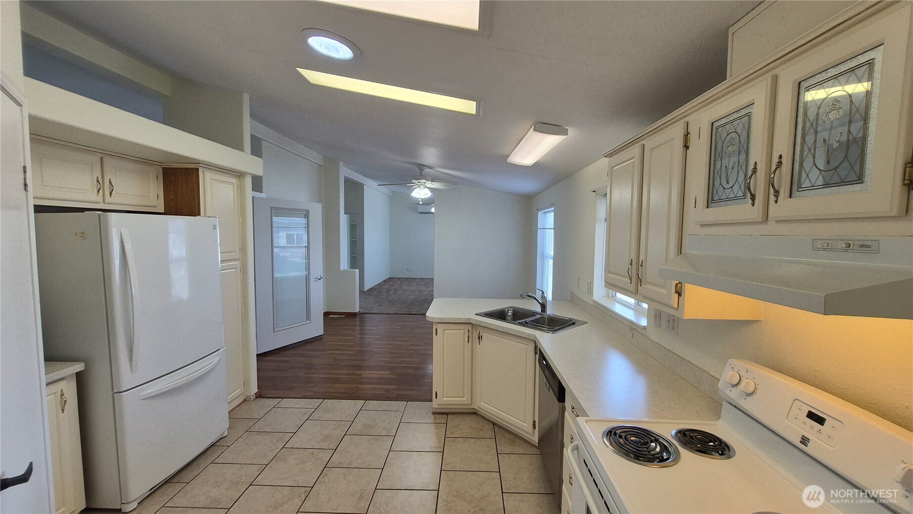 1918 Harrison Avenue 34 Property Photo 3