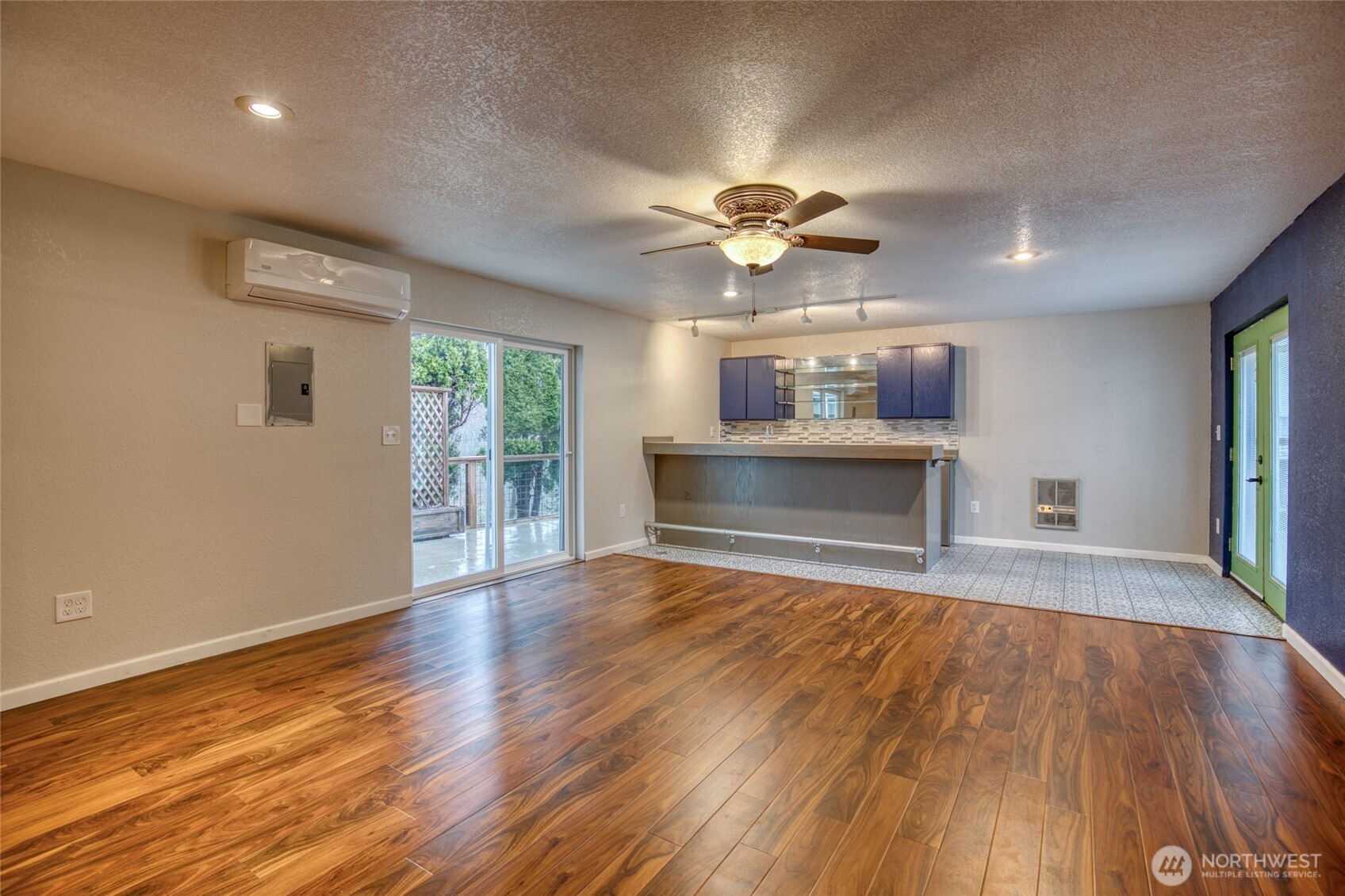 1120 N Fairfield Street Property Photo 7