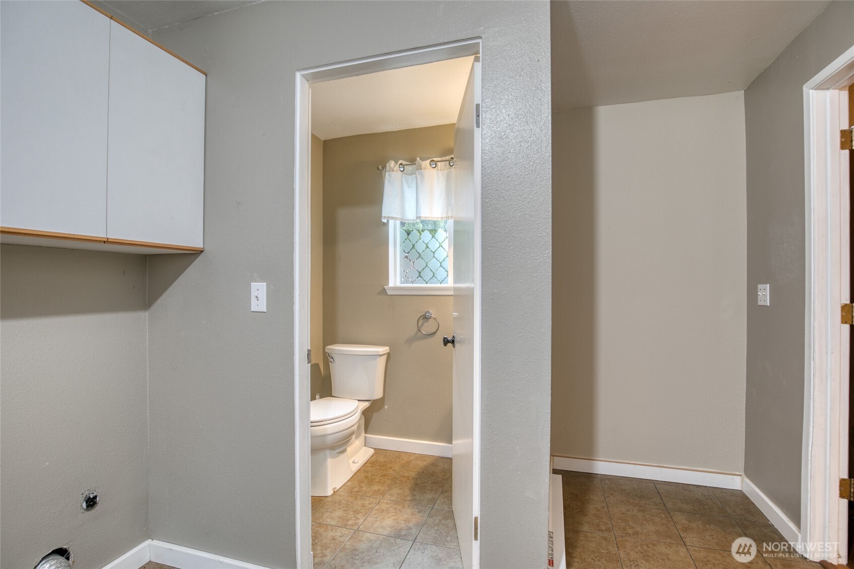 1120 N Fairfield Street Property Photo 22