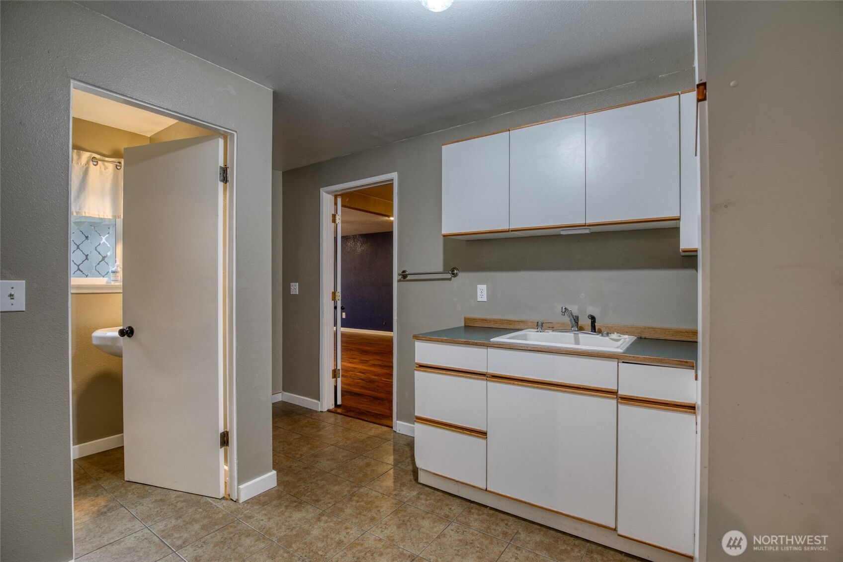 1120 N Fairfield Street Property Photo 23