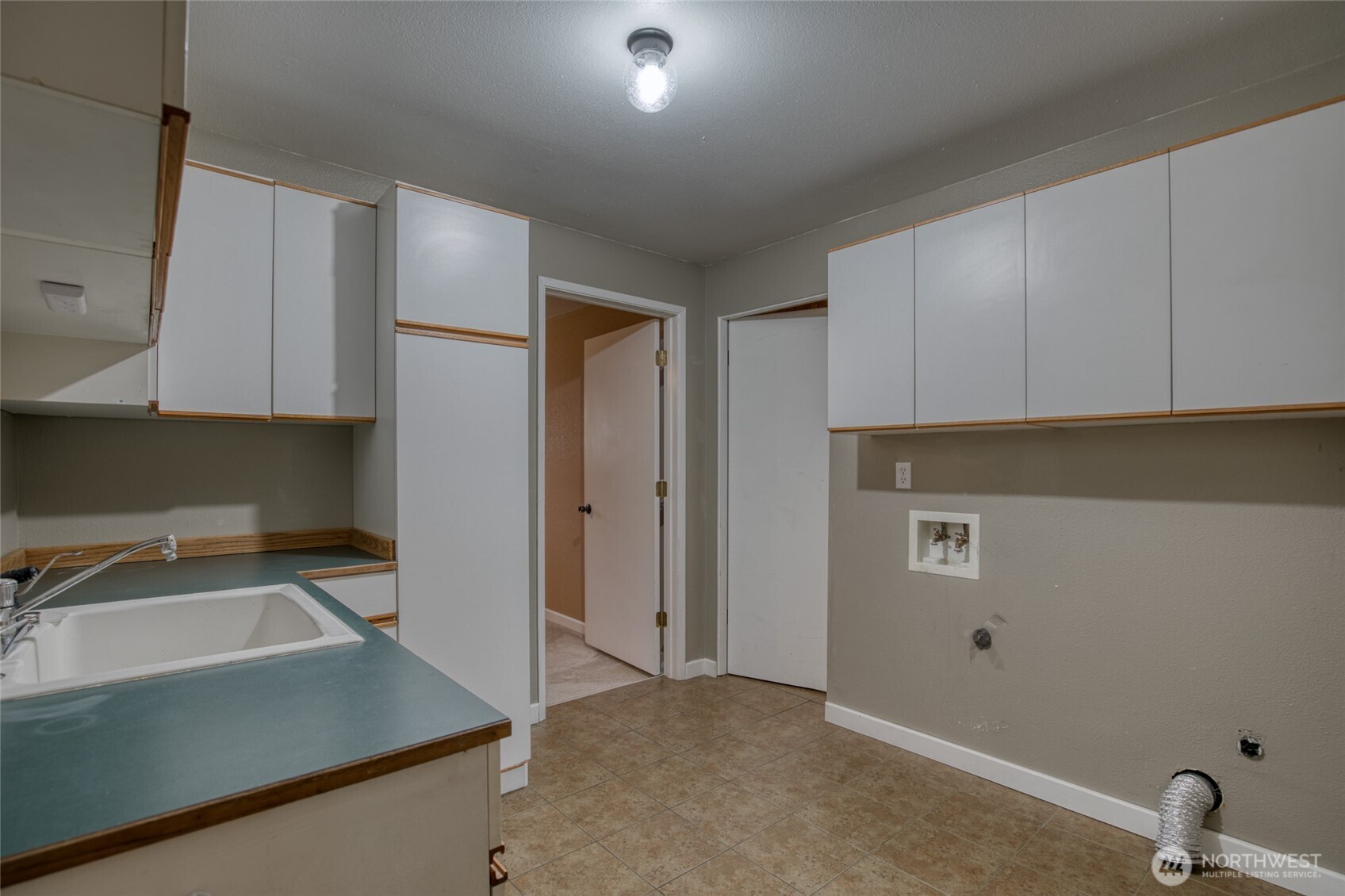 1120 N Fairfield Street Property Photo 25