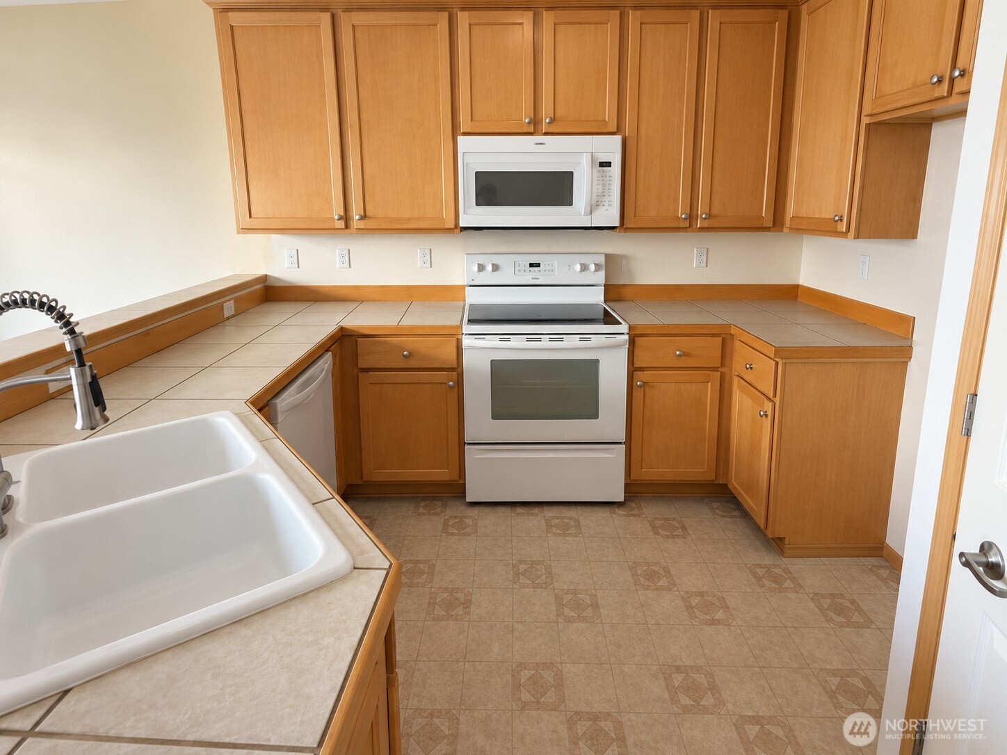 9715 26th Avenue 202 Property Photo 6
