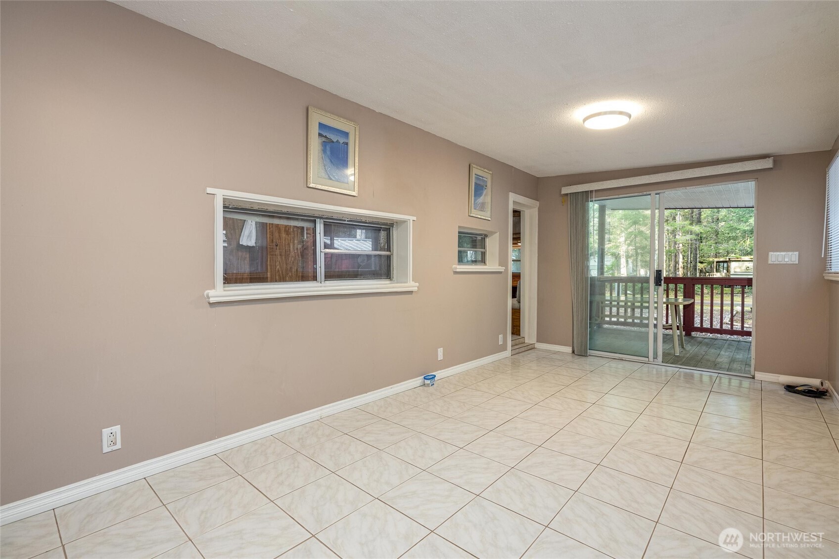 98 3 Sunset Circle Property Photo 5