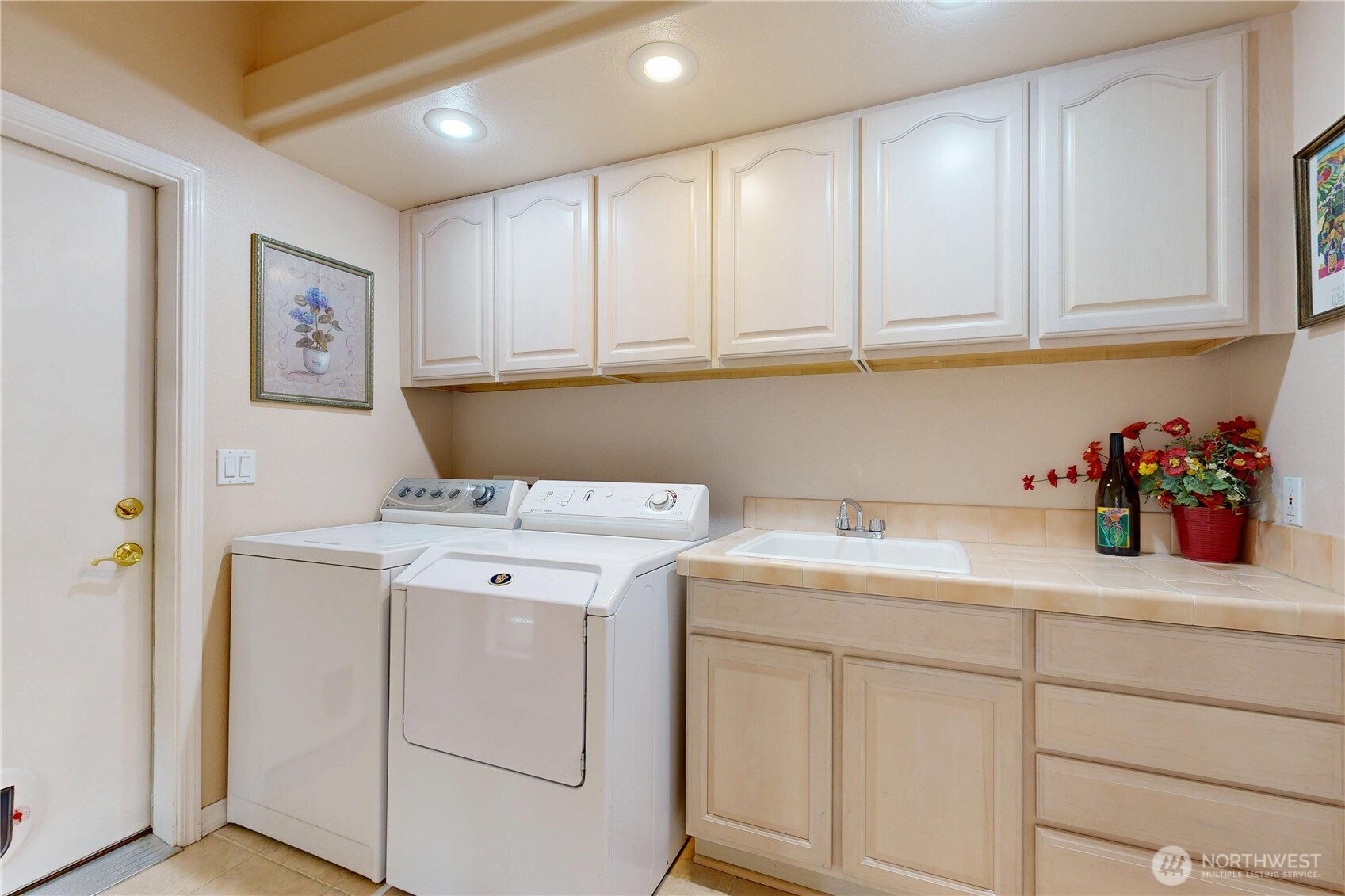 1230 Lancer Drive Property Photo 19