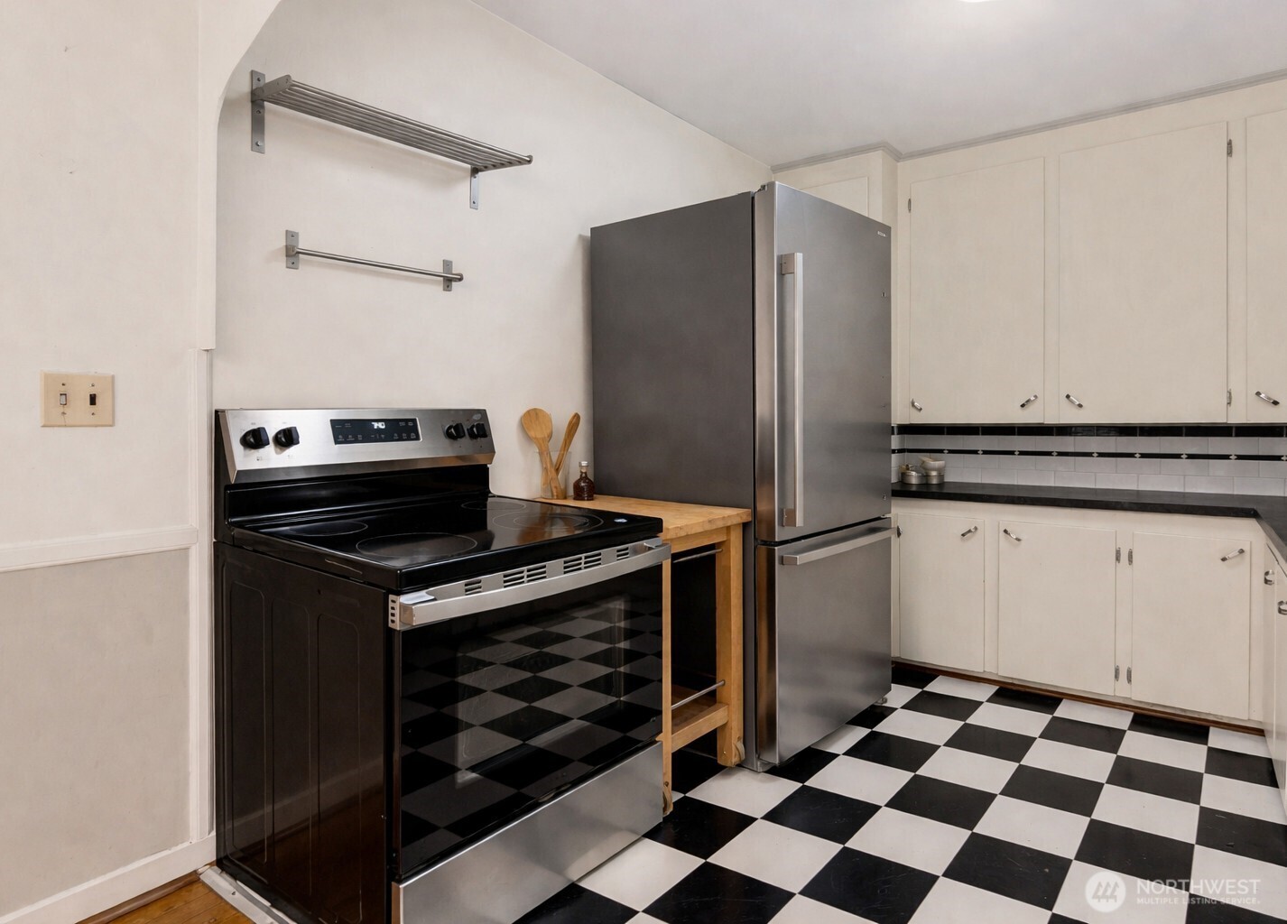 1623 Taylor Avenue 204 Property Photo 10