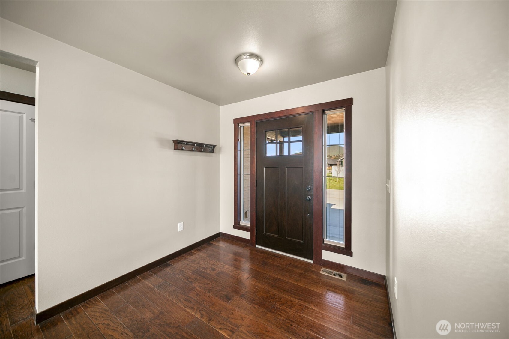 229 Sun Valley Drive Property Photo 3