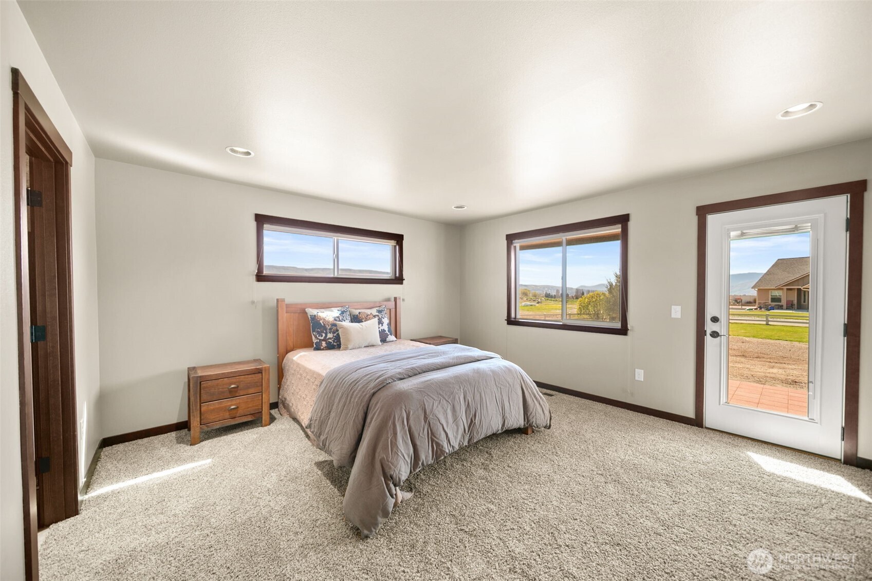229 Sun Valley Drive Property Photo 16