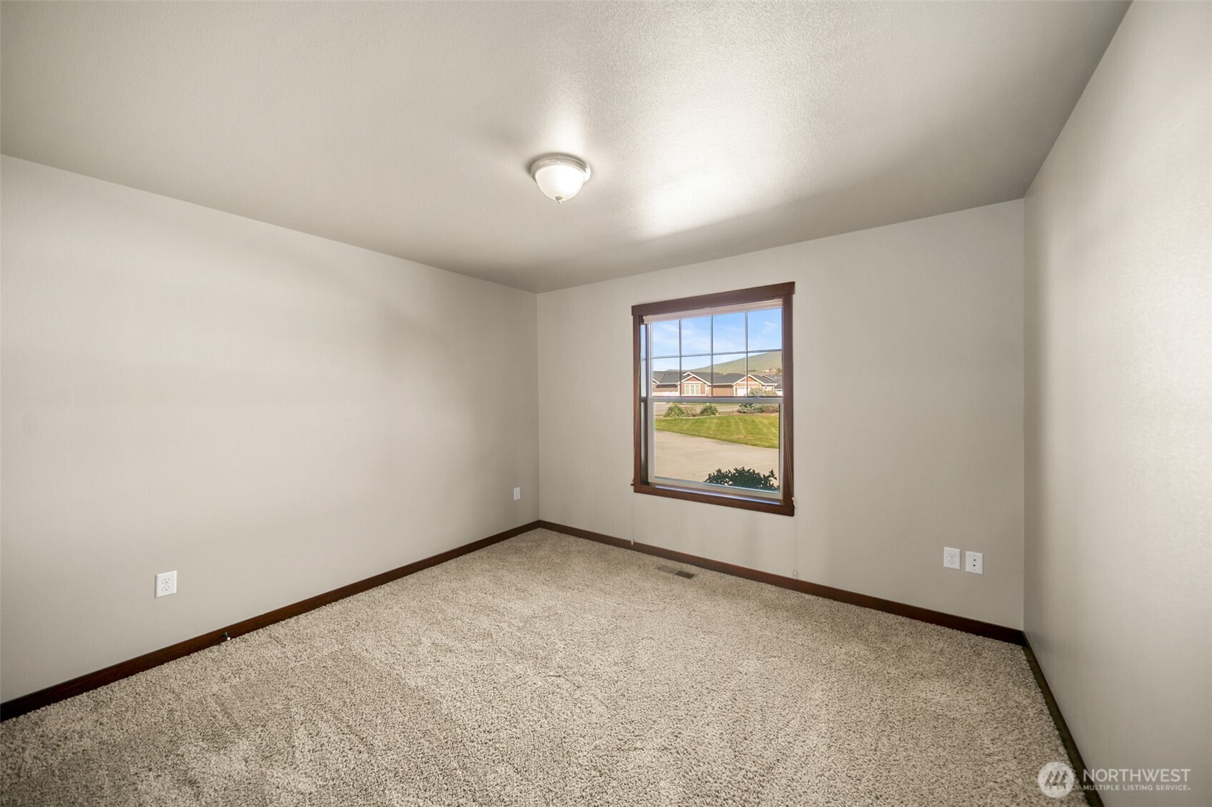 229 Sun Valley Drive Property Photo 28