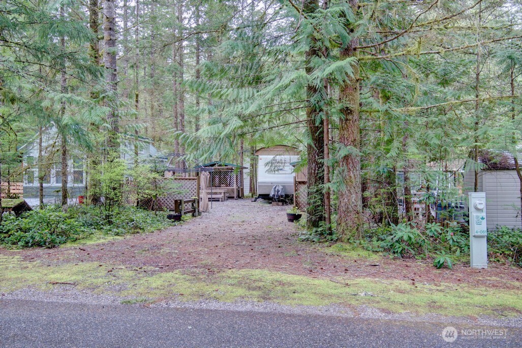 61 Christmas Tree Circle Property Photo 2