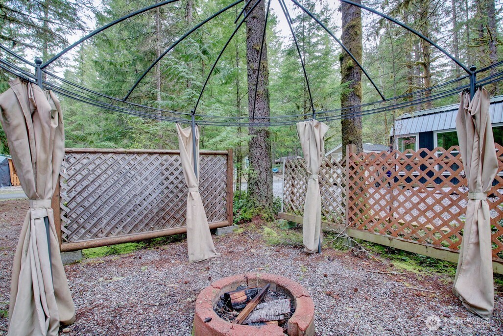 61 Christmas Tree Circle Property Photo 18