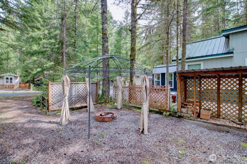 61 Christmas Tree Circle Property Photo 19