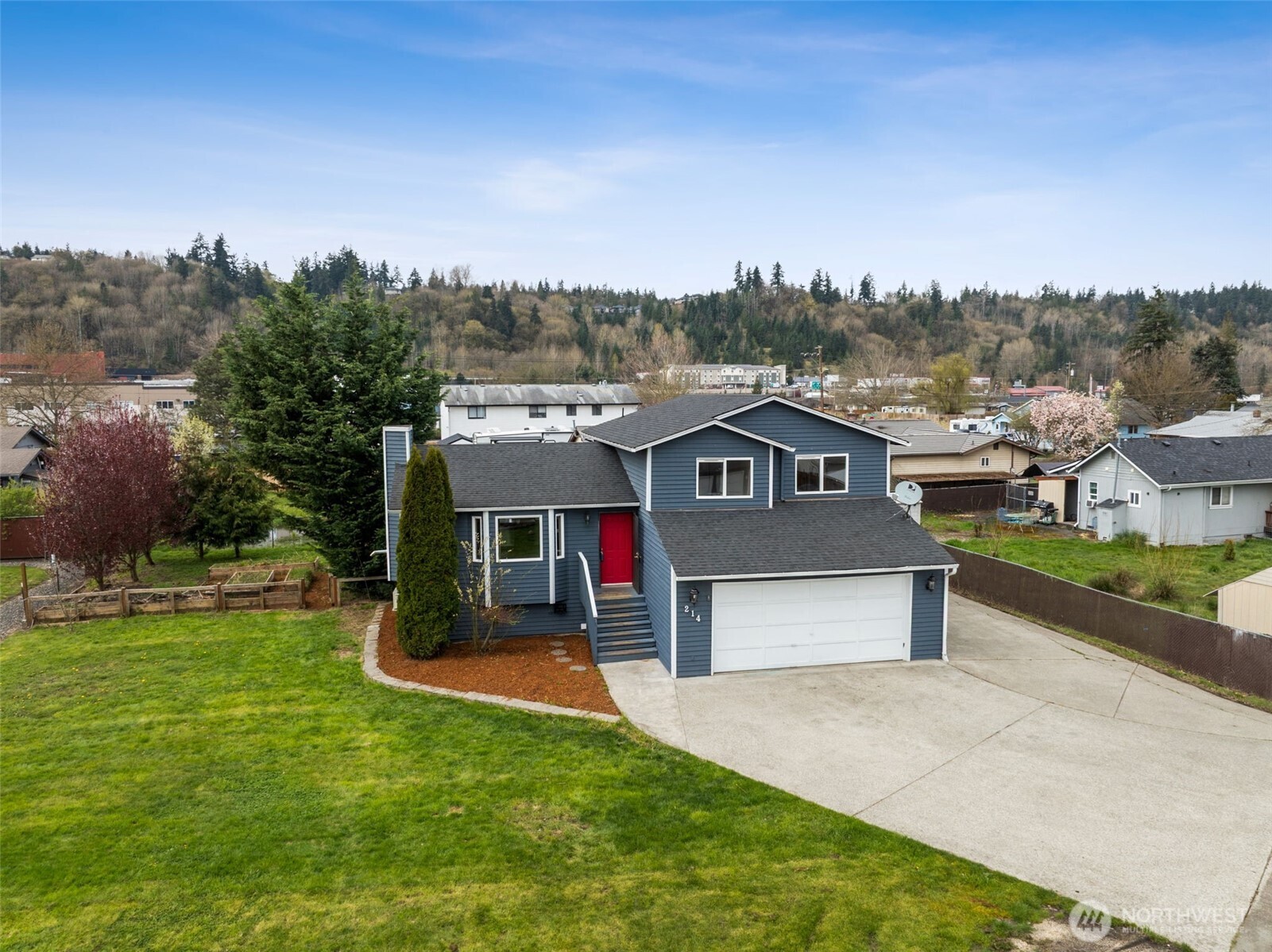 214 10th Avenue Property Photo 1