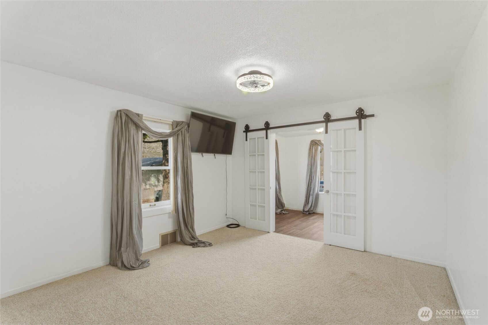 5 Alaska Street Property Photo 17