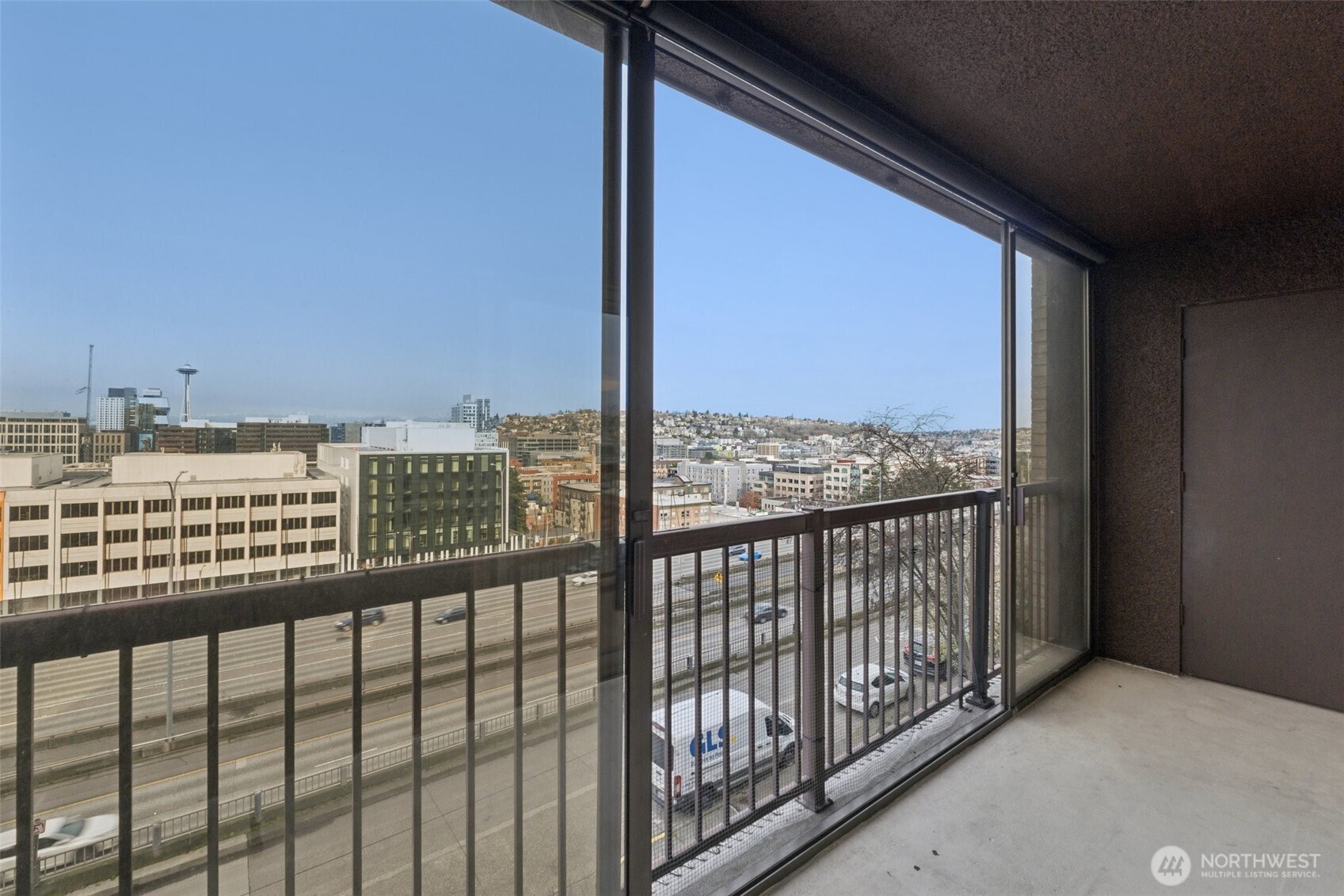 320 Melrose Avenue 403 Property Photo 7