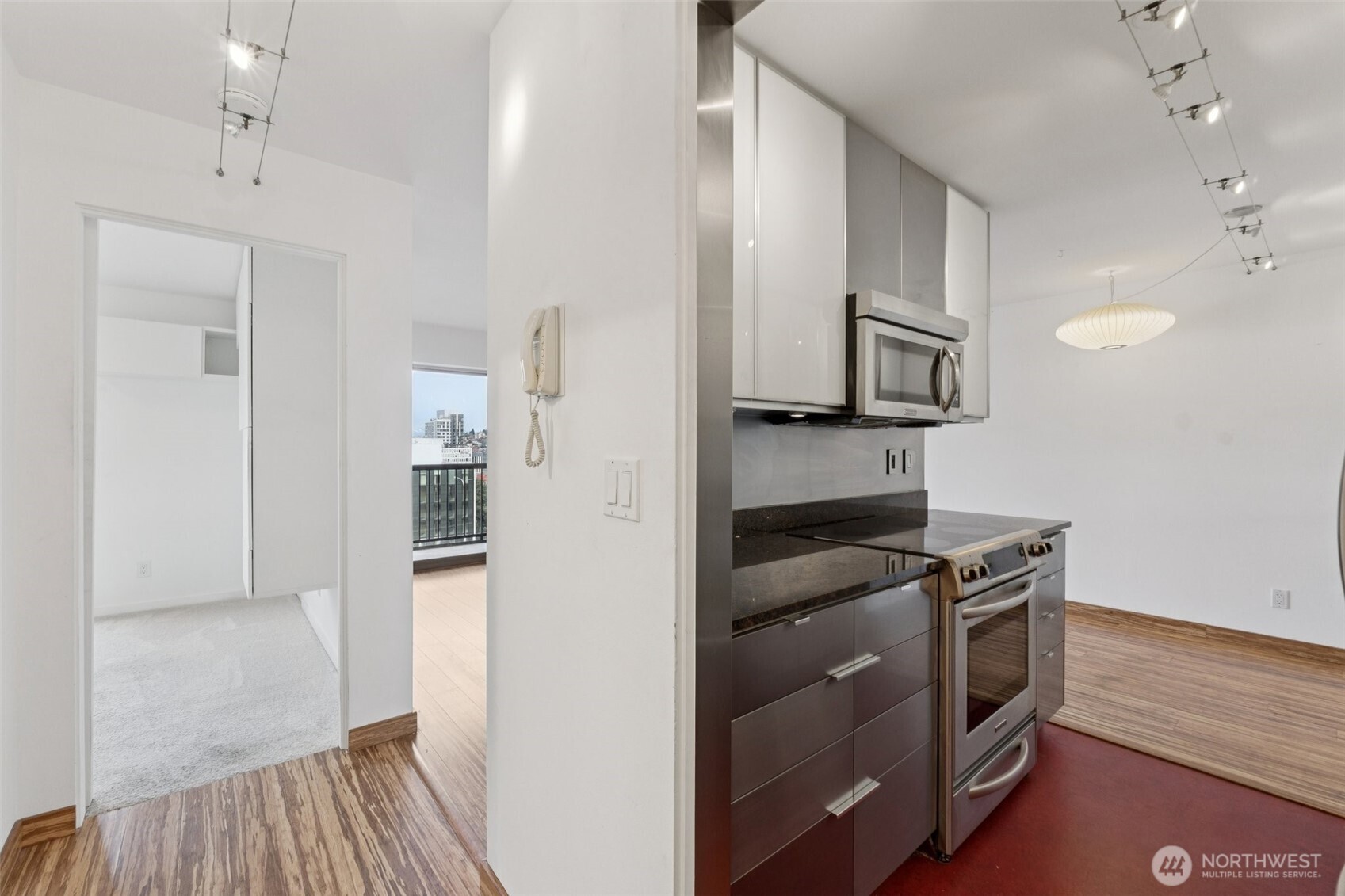 320 Melrose Avenue 403 Property Photo 15