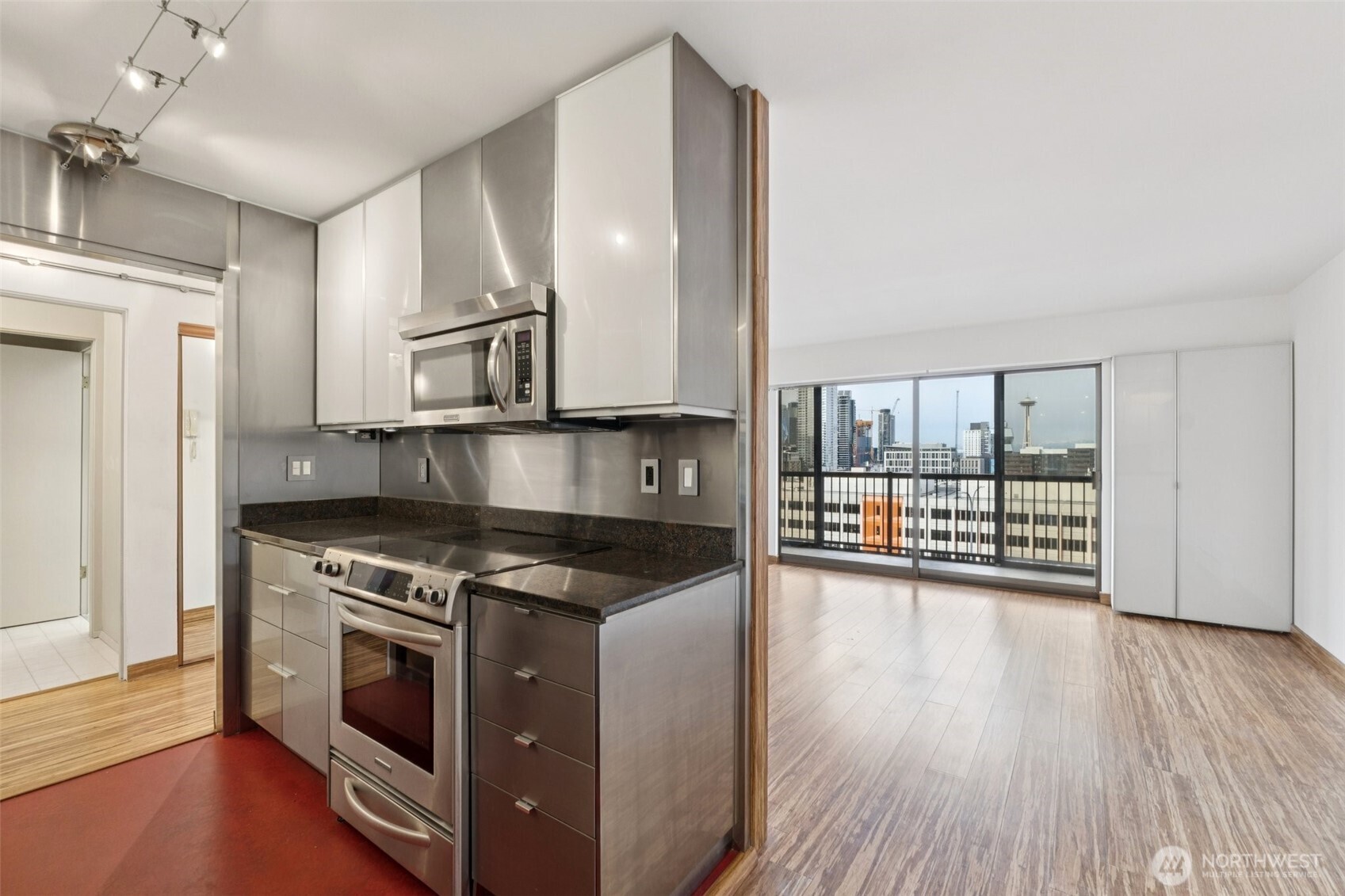 320 Melrose Avenue 403 Property Photo 16