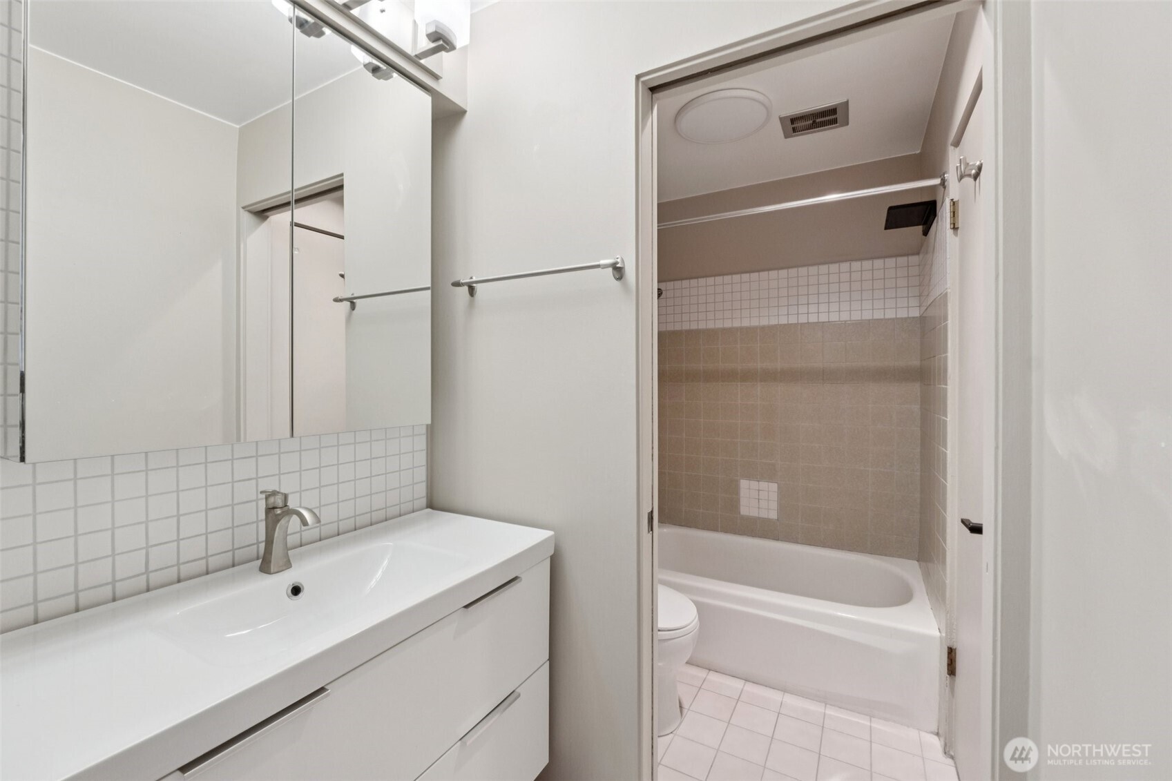 320 Melrose Avenue 403 Property Photo 20