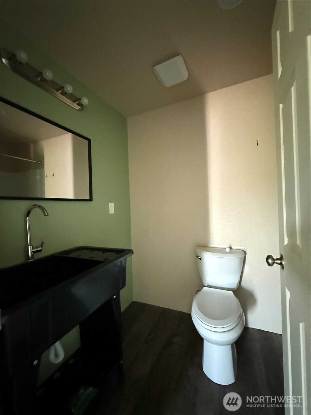 2420 38th Avenue Property Photo 5