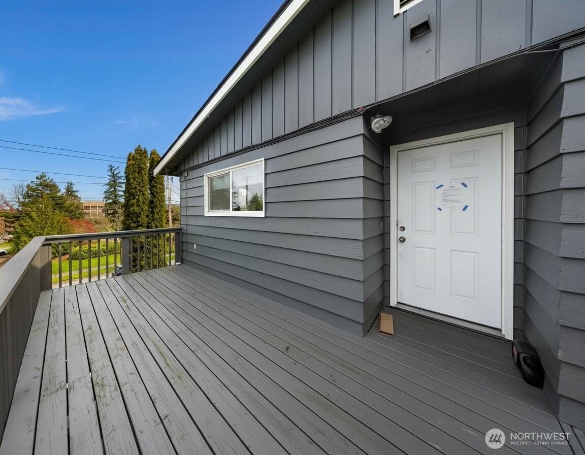 800 E Maple Street Property Photo 6