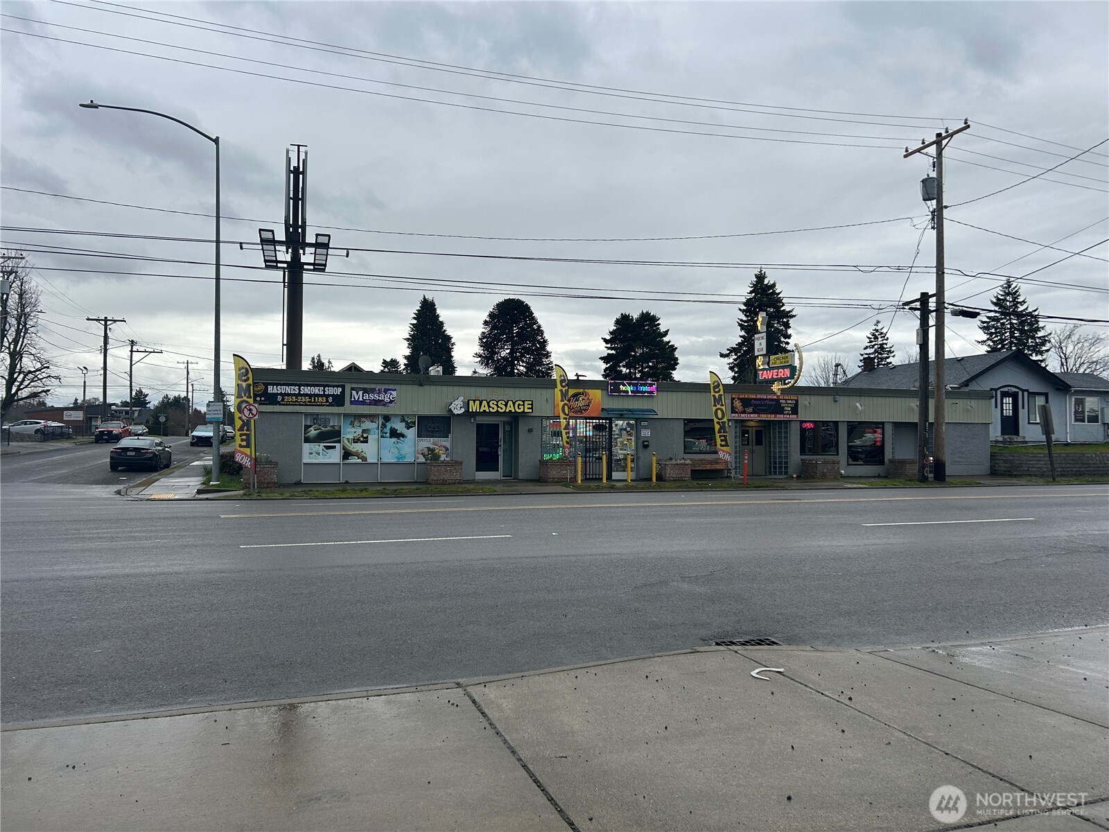 6401 S Tacoma Way Property Photo 3