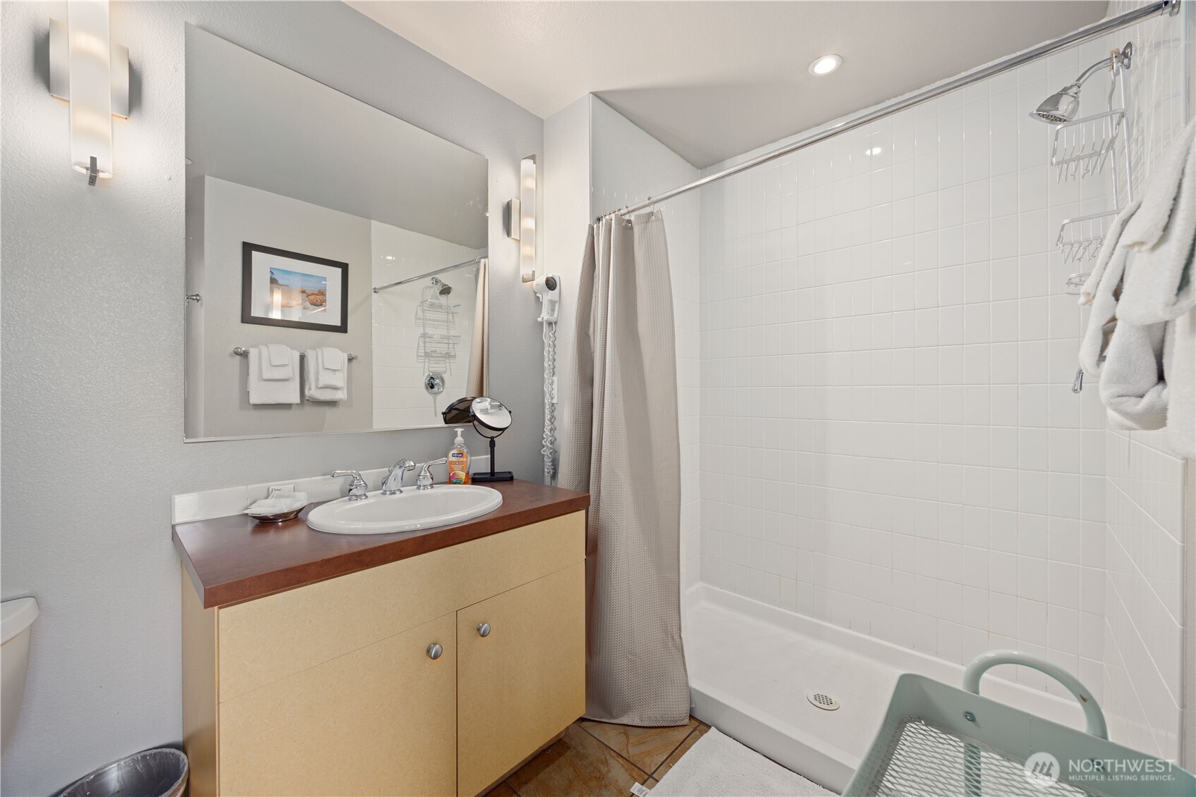 2220 W Woodin Avenue 106 Property Photo 20