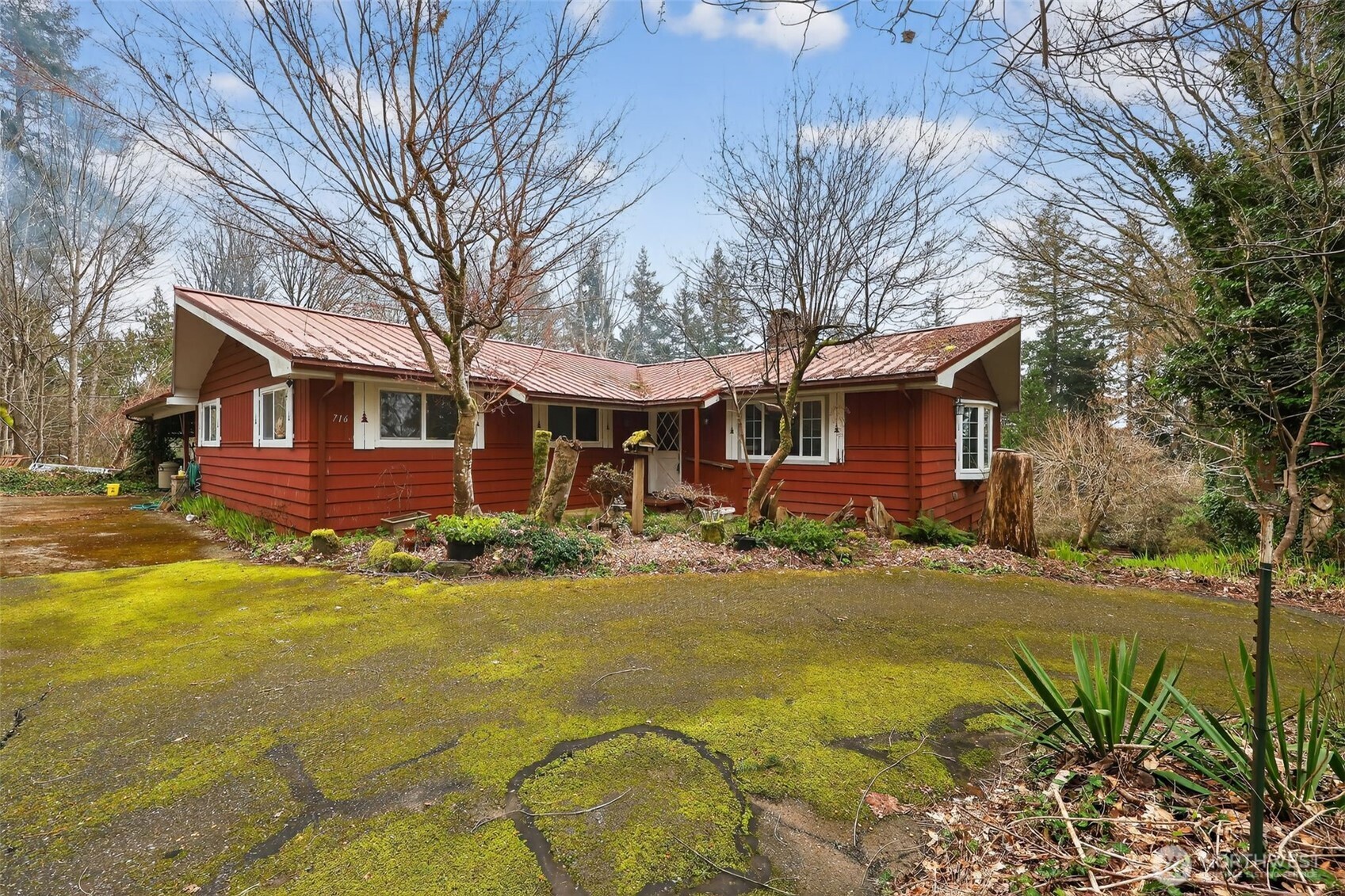 716 Garden Hill Rd Property Photo 1