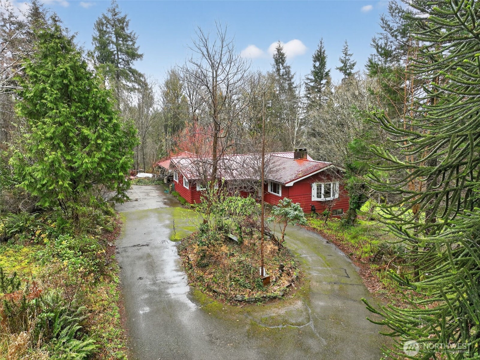 716 Garden Hill Rd Property Photo 2