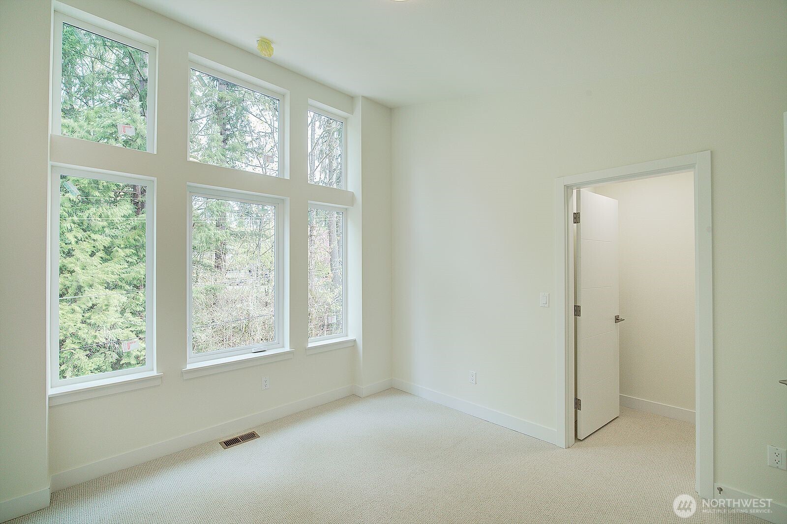 865 Front Street Property Photo 32