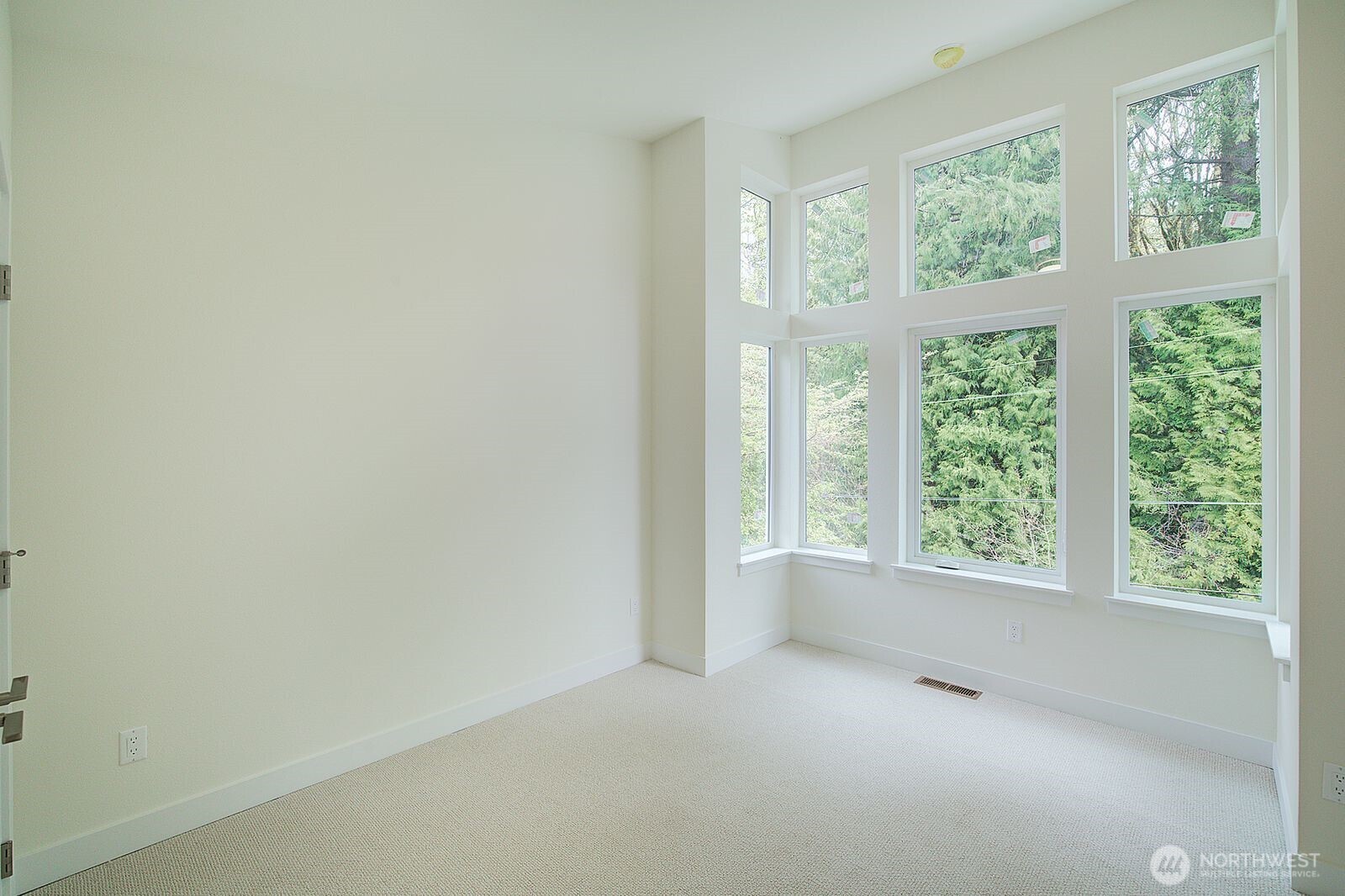 865 Front Street Property Photo 33