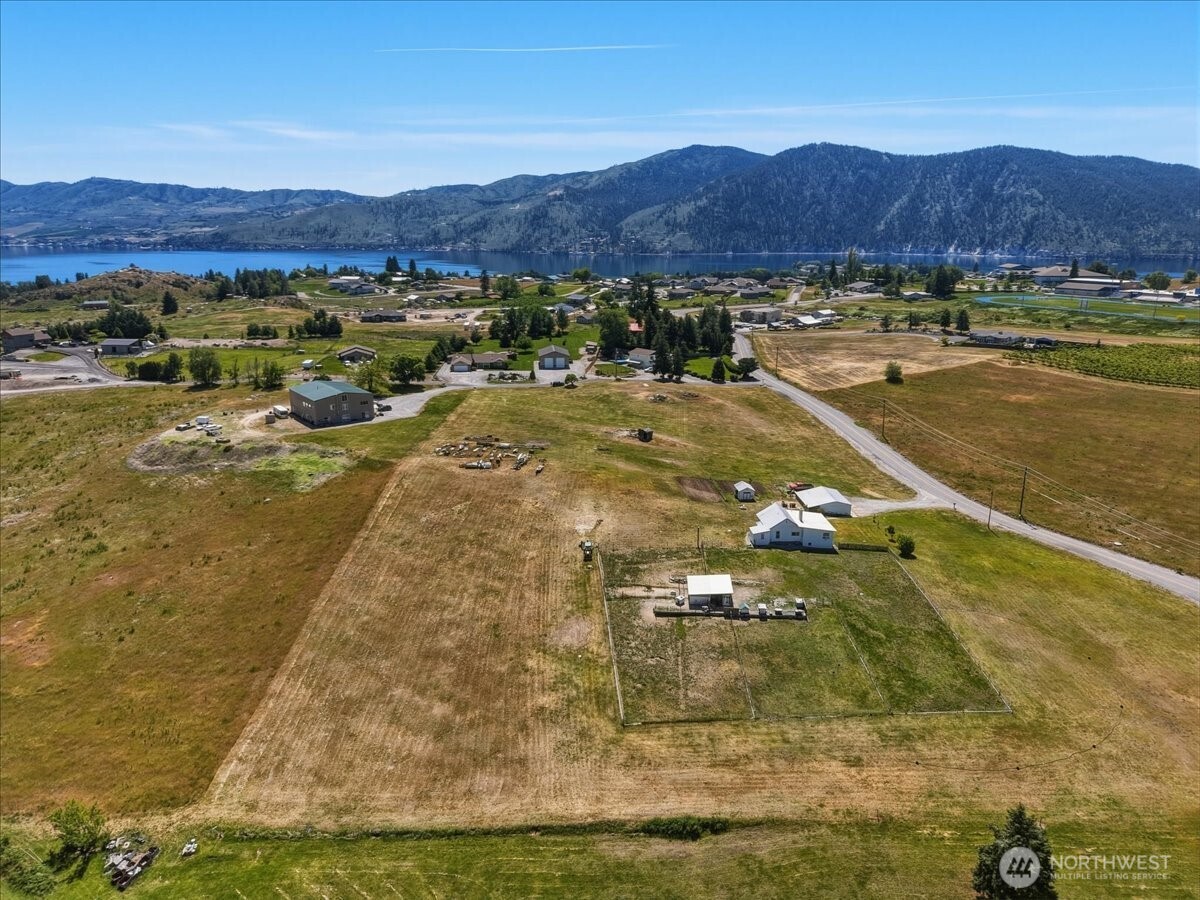 1594 Green Avenue Property Photo 12