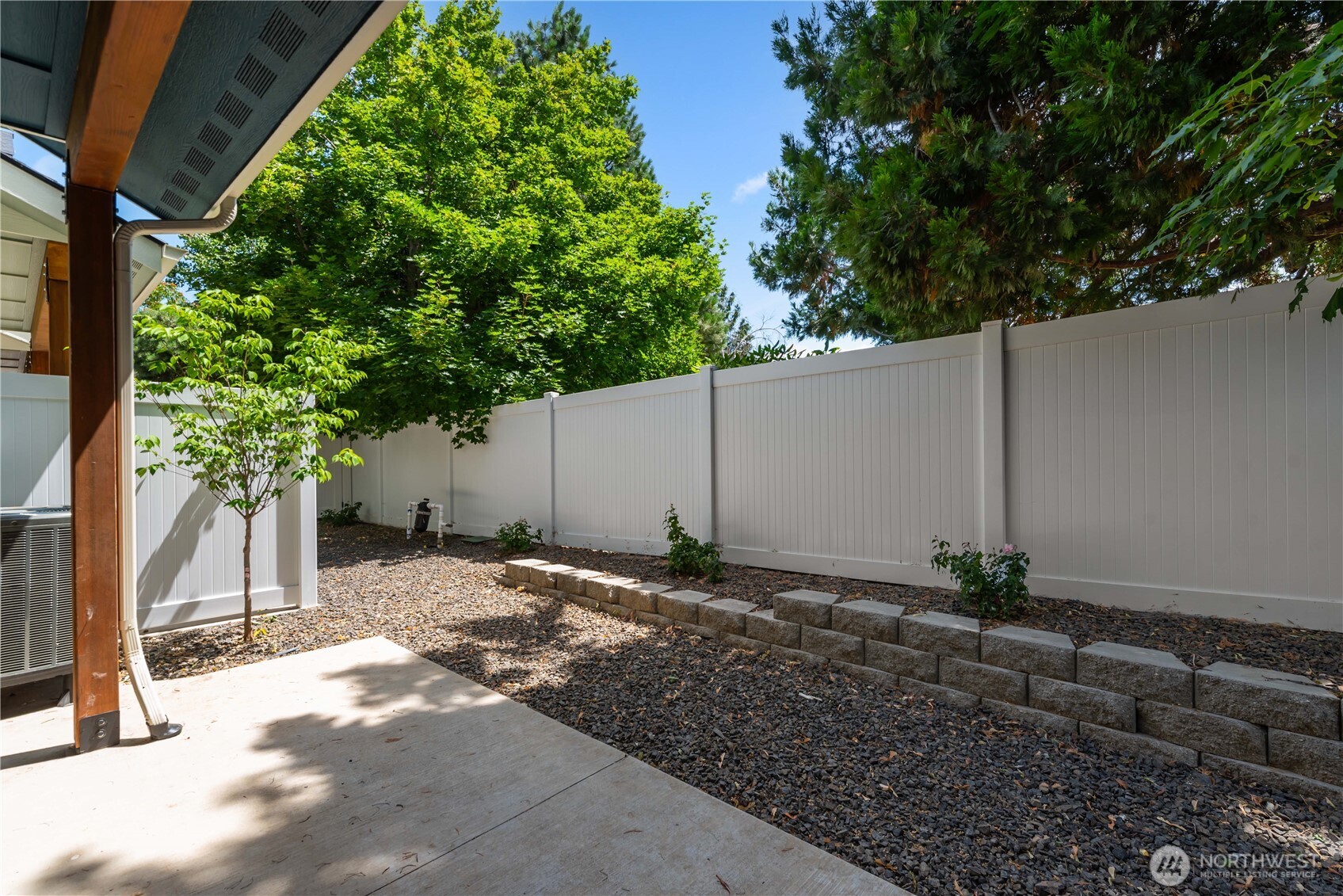 1030 Finch Lane E2 Property Photo 29