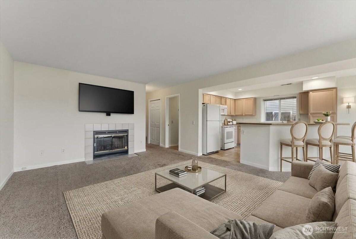 2305 W Woodin Ave 2e Property Photo 6
