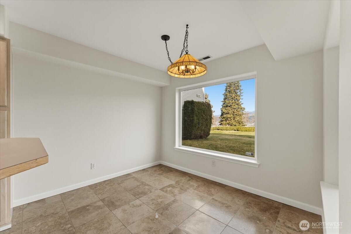 2305 W Woodin Ave 2e Property Photo 33