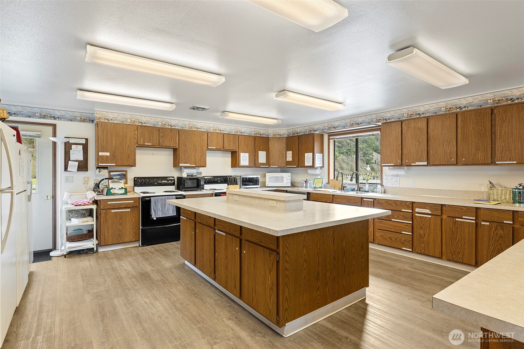142 Alder Drive Property Photo 11