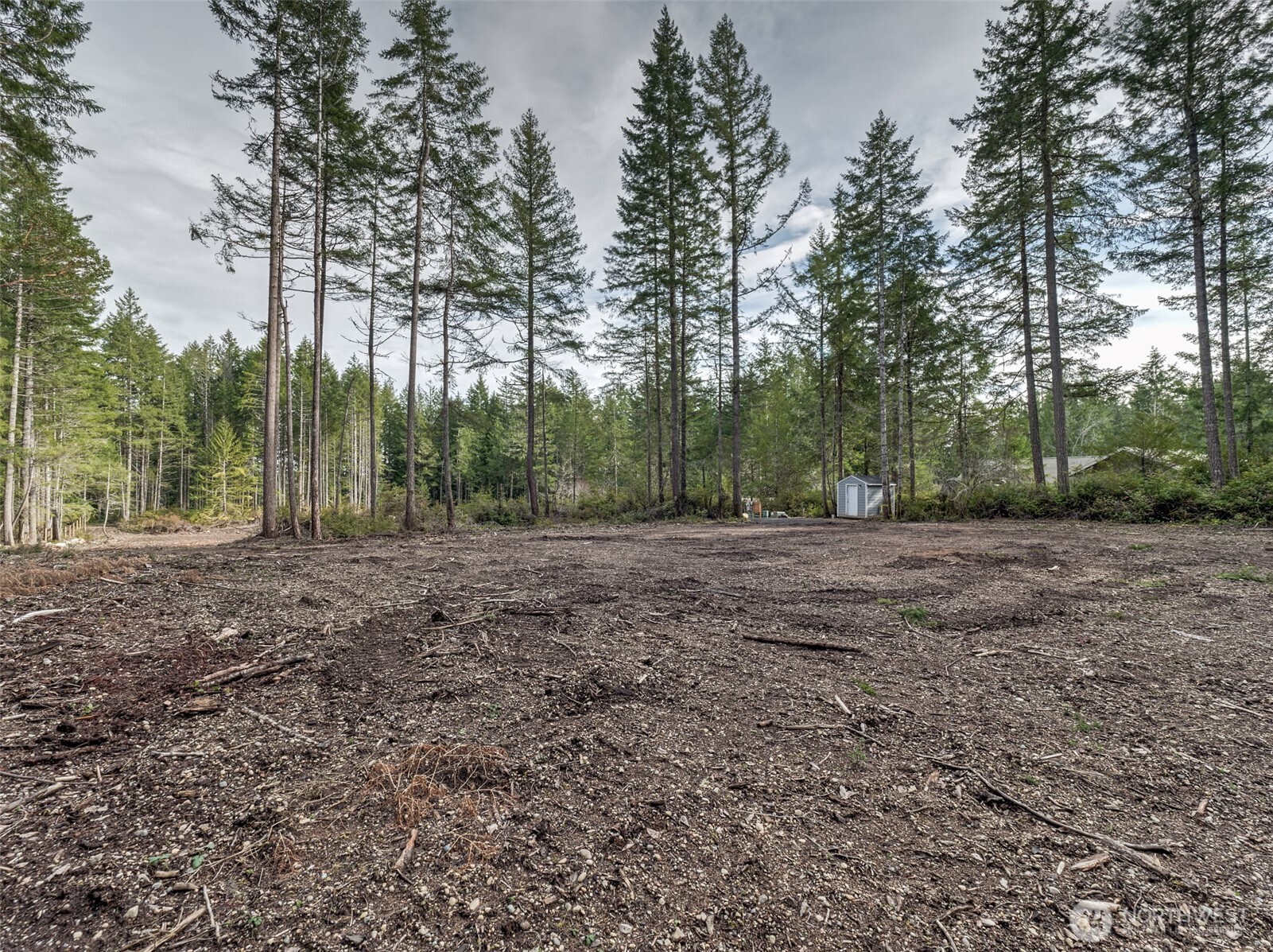 621 E Strong Road Property Photo 21