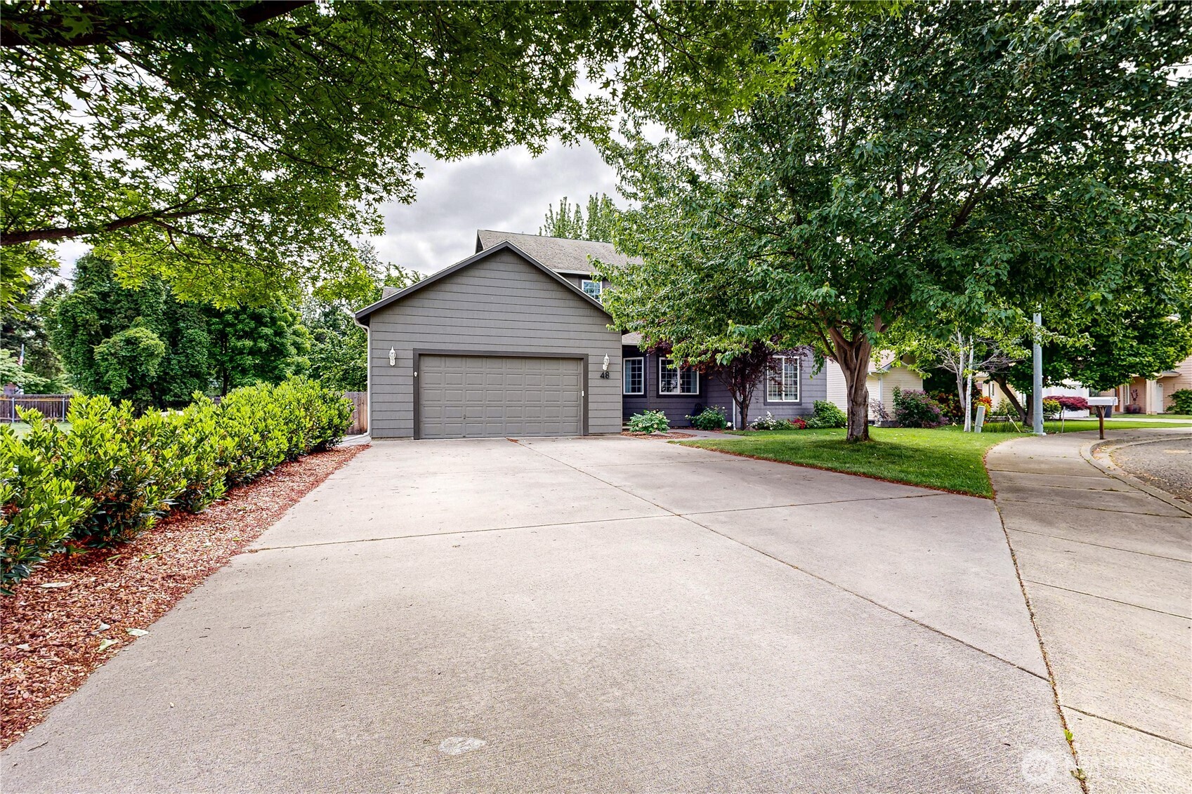 48 Parkwood Circle Property Photo 2