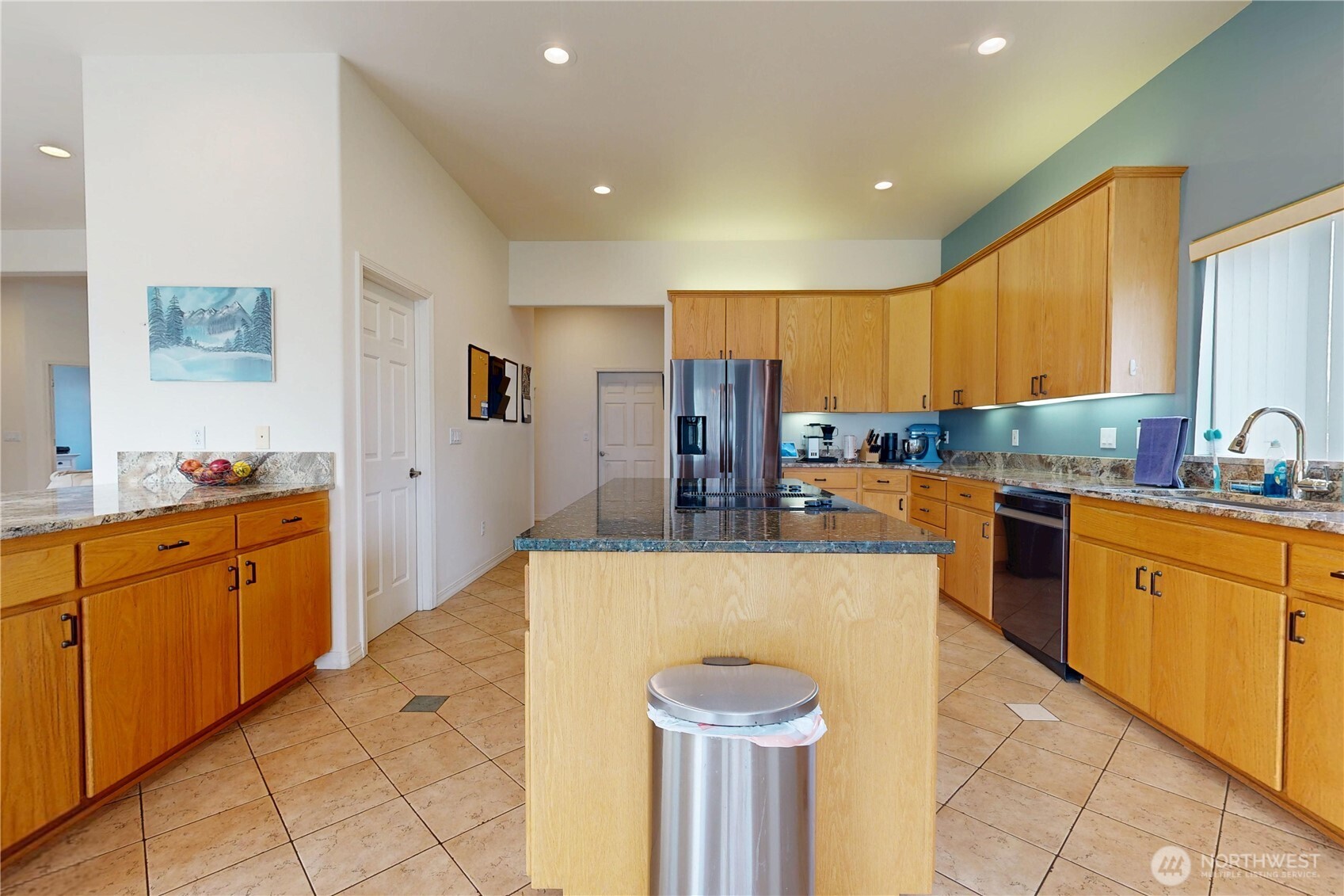 48 Parkwood Circle Property Photo 12