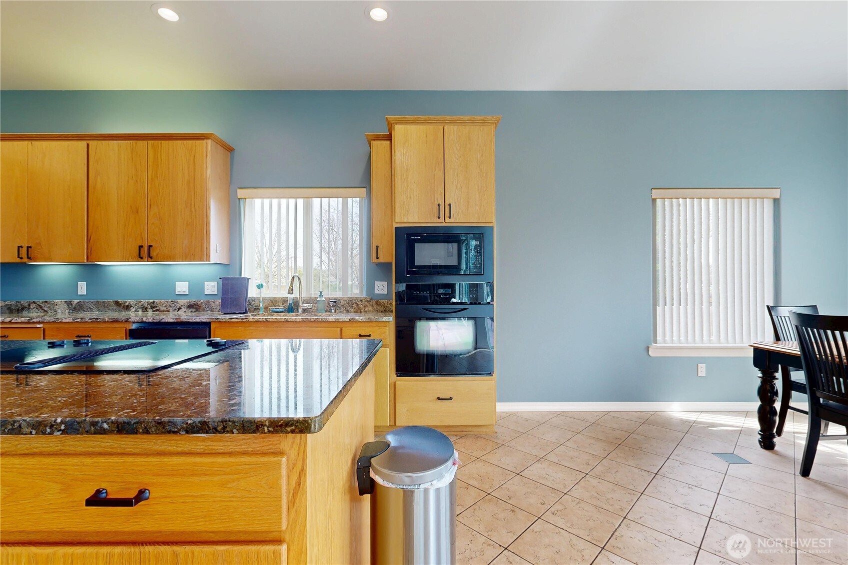 48 Parkwood Circle Property Photo 15